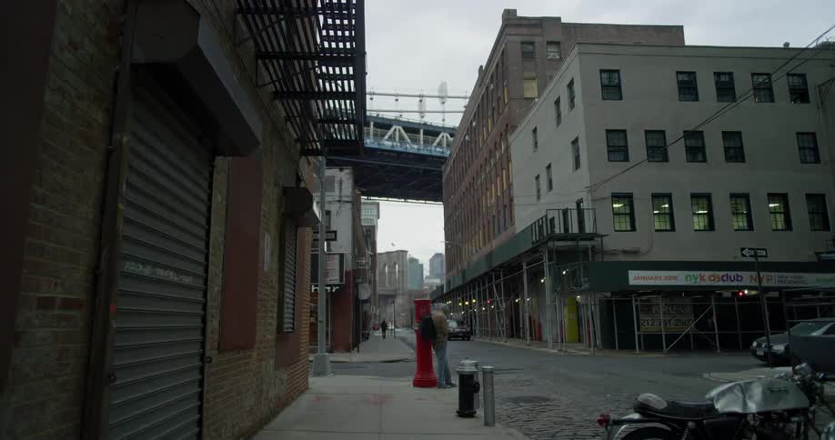 A city street on a cloudy day