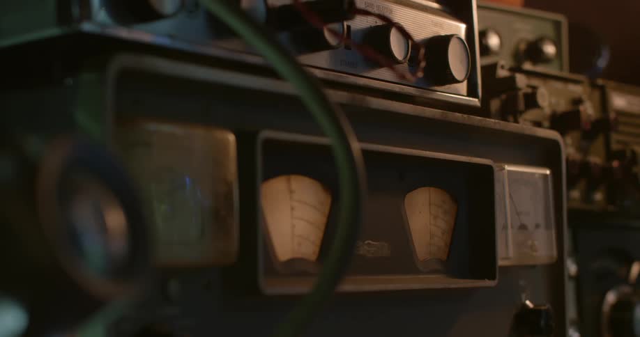 Old radio and electronic equipment sitting all together