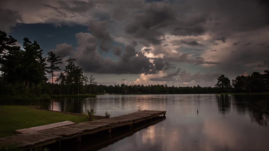 Timelapse of a lake on a cloudy evening