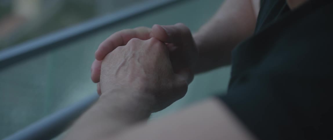 Man rubbing his hands together