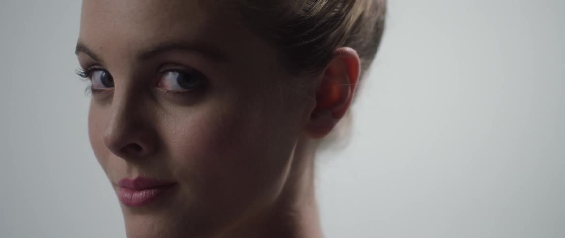 A woman with a thin jaw