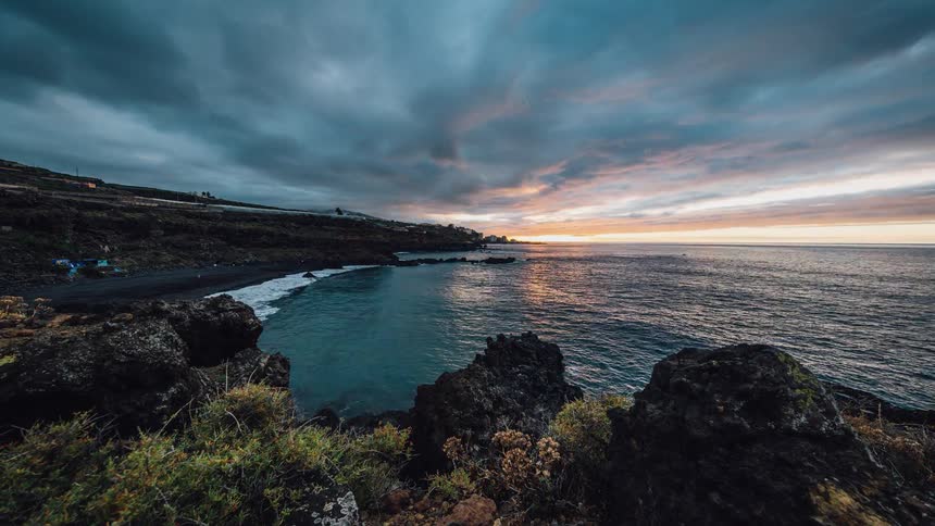 A rocky cove