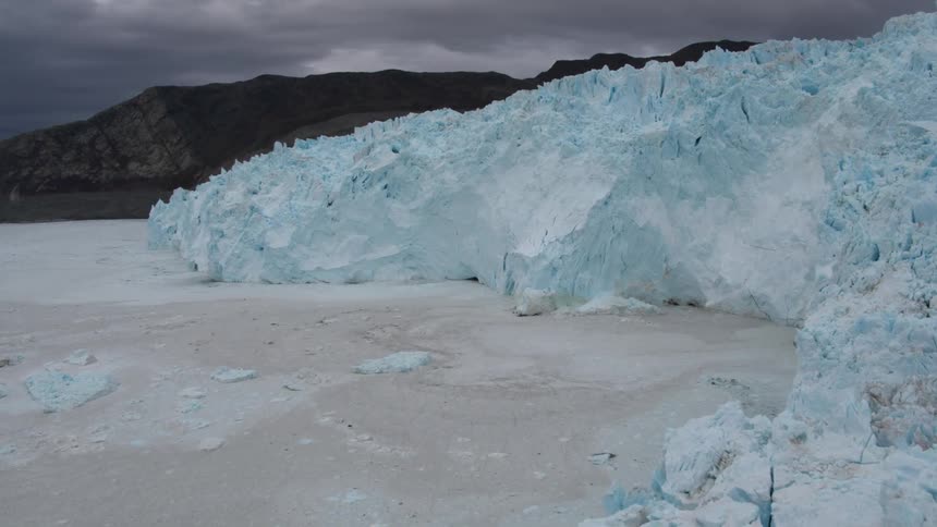 A large glacier