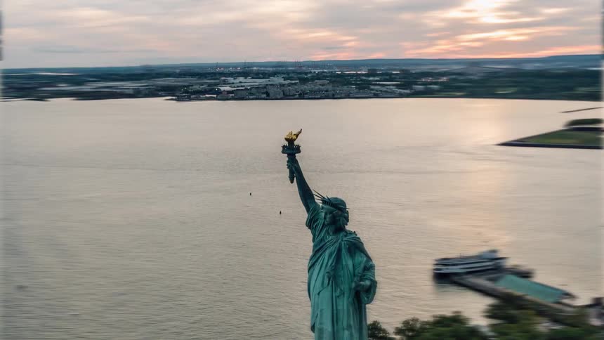 Spinning around the statue of liberty in new york city