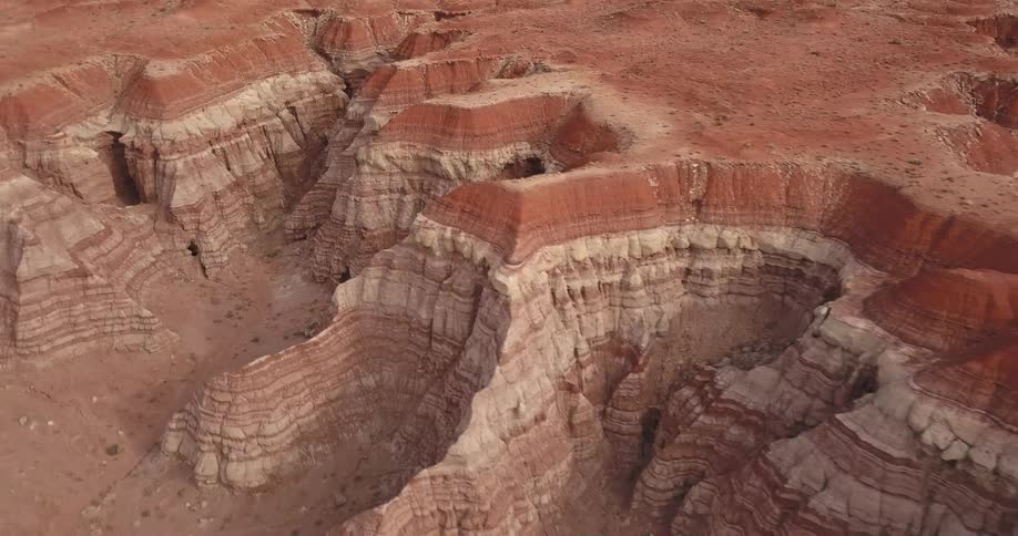 The canyon is full of ridges