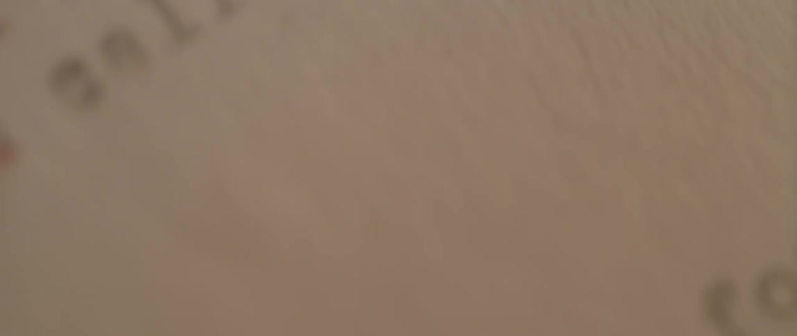 Text comes into focus and blurs