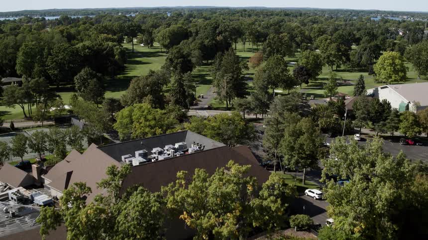 golf course clubhouse from water to fairways