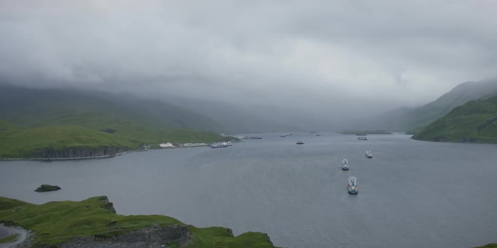 Ships are spread far apart in a bay