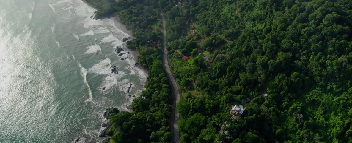 Waves flows onto the shore