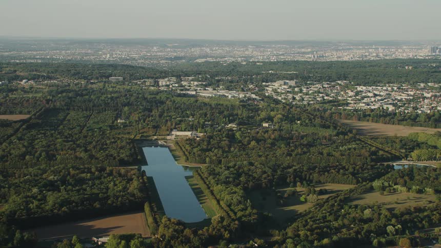 Pi��ce d'eau des Suisses in the city of Paris