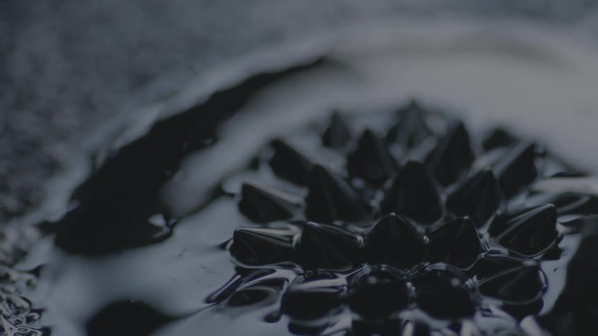 Pulsating black liquid