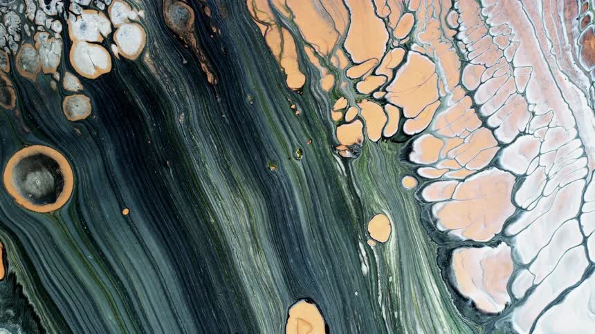 Multi-colored liquid swipe creates cell patterns