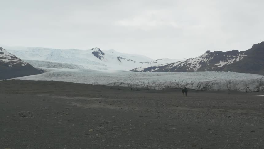 A snow covered mountain