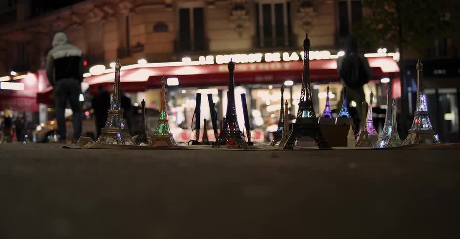 The statues are flashing on the city sidewalk display