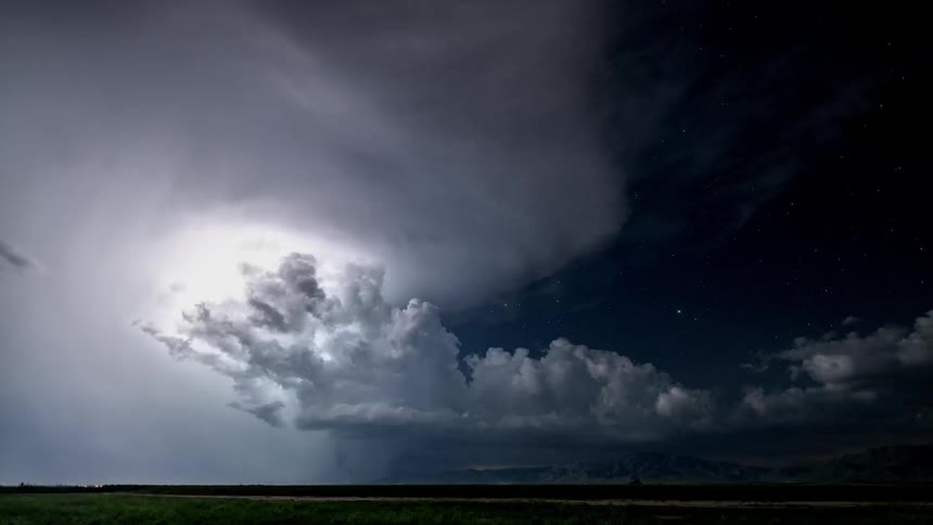 Lightning flashes in the sky