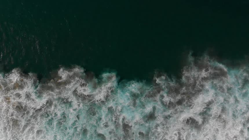 Waves flow on the ocean