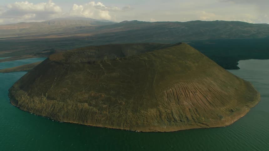 Ocean meets mountain range