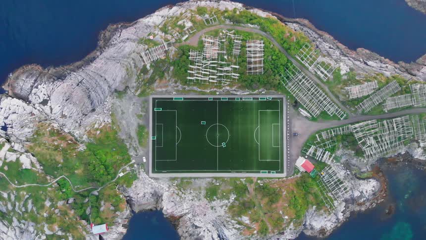 Map of an island with a sport court in the middle of it