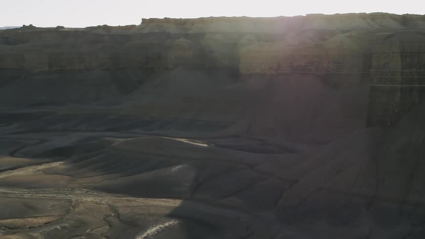 Rocky plateau desert land on a clear day