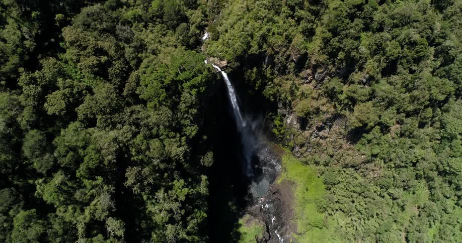 Water falls off the cliff