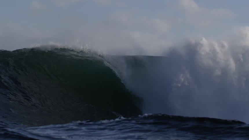 Ocean waves crashing down
