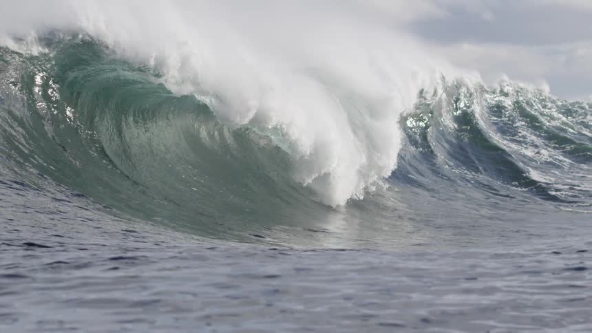 Ocean waves crashing down