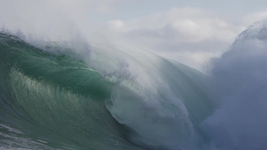 Waves crashing in the ocean