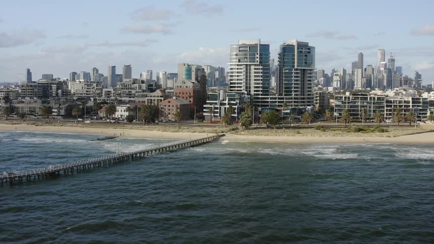 City on the edge of a large body of water