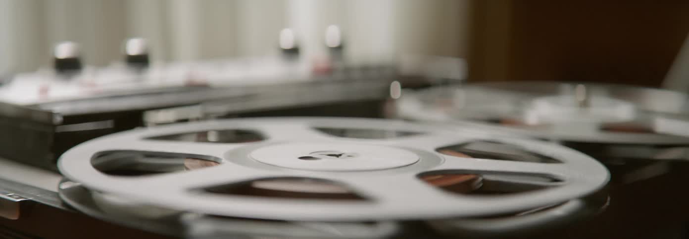 Reel to reel turning