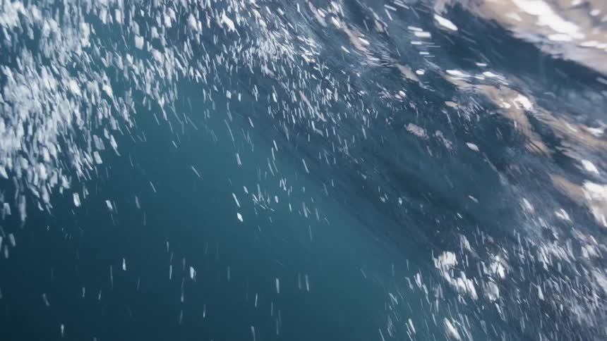 Water bubbles and flows in an ocean