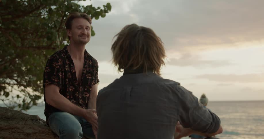 Friends Traveling In Hawaii