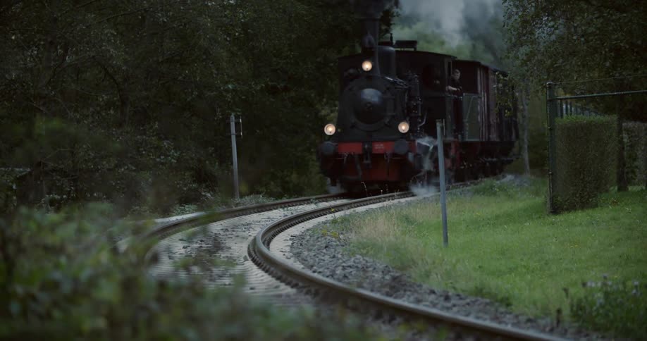 A train moves around the turn