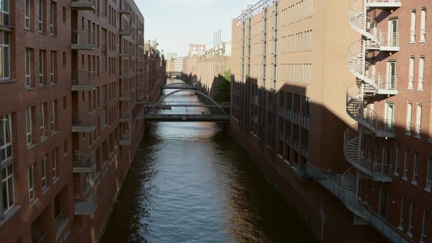 Hamburg Speicherstadt - The canal runs past the buildings