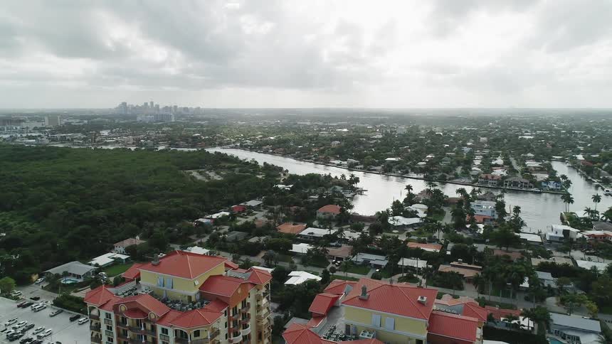 A river flows through a city