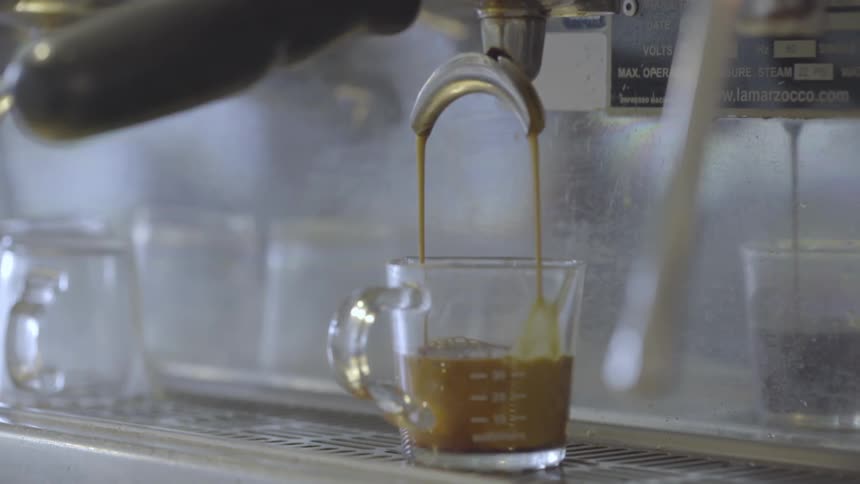 The machine fills the pitcher