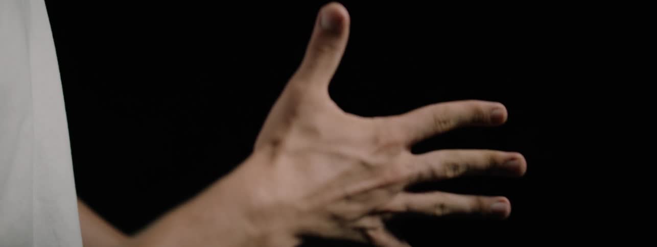 Person flexes and releases their fingers