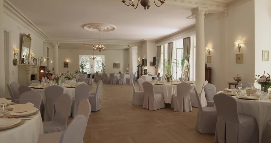 A dining room in a restaurant