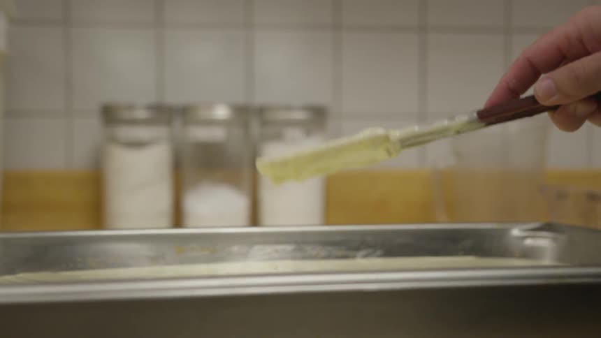 Pouring the remaining batter into the pan