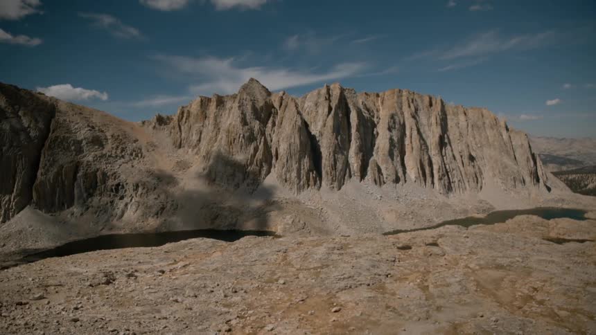 A brown dusty mountain