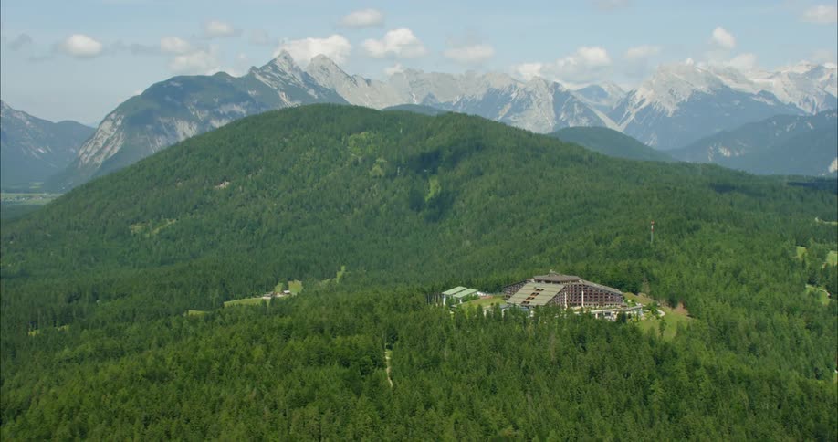 Rolling hilltops beside the mountains