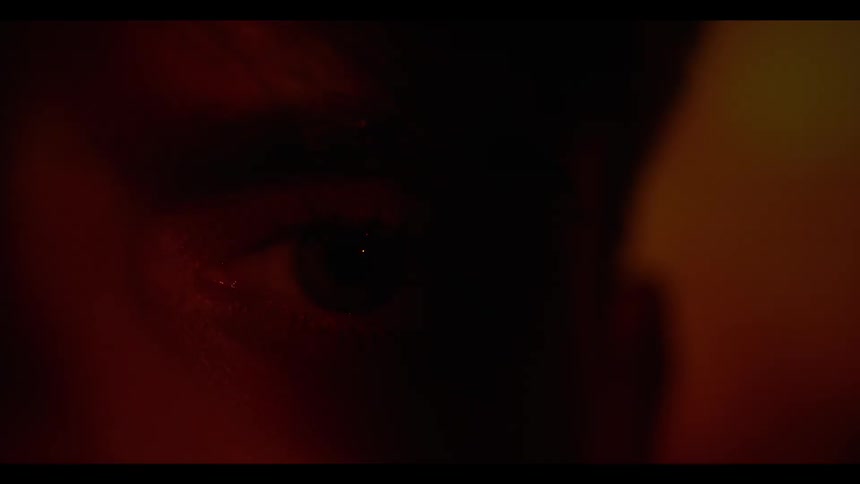 An eye coming into focus