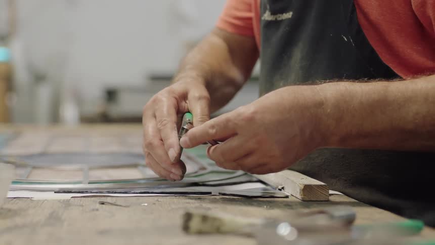 Work station table cutting glass