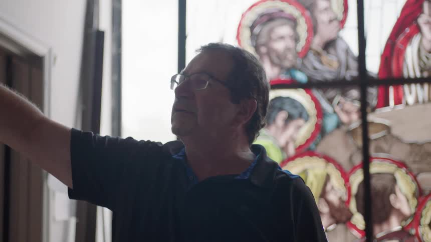 Artist explaining canvas project