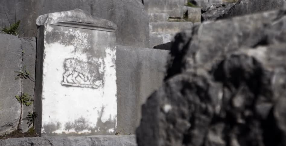 A picture on a tombstone