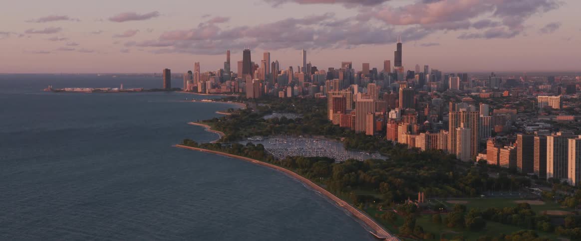 An ocean is by the skyline