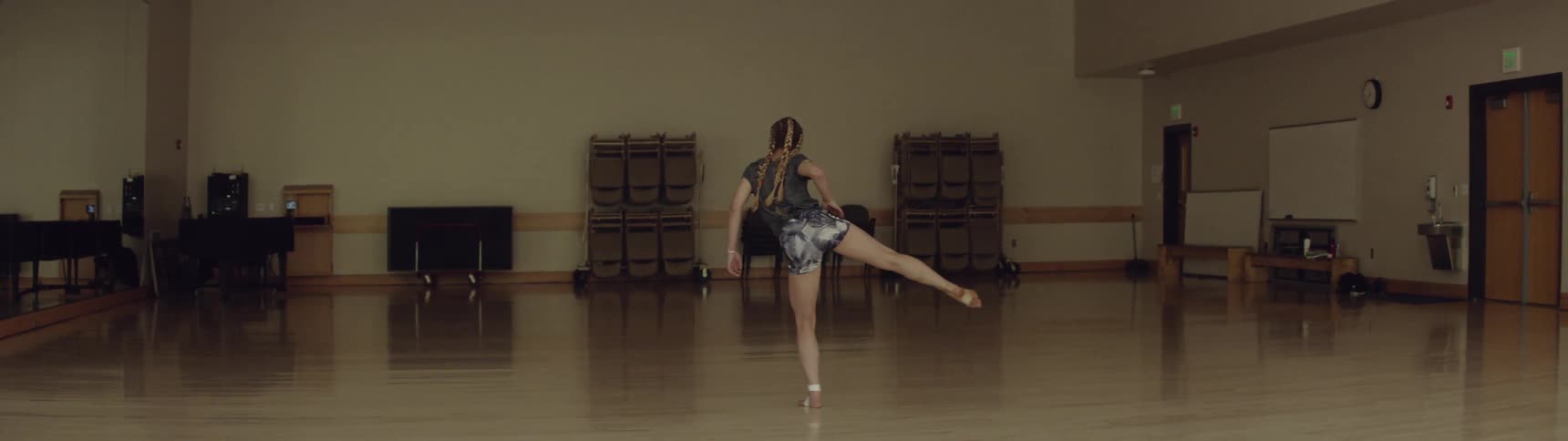 Dance dances in dance studio