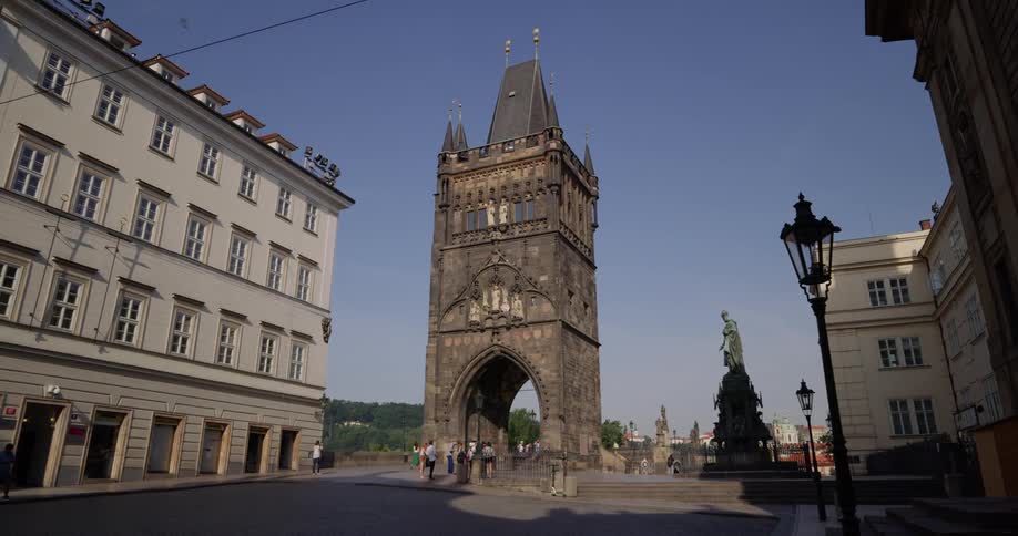 Commemorative gatehouse tower monument