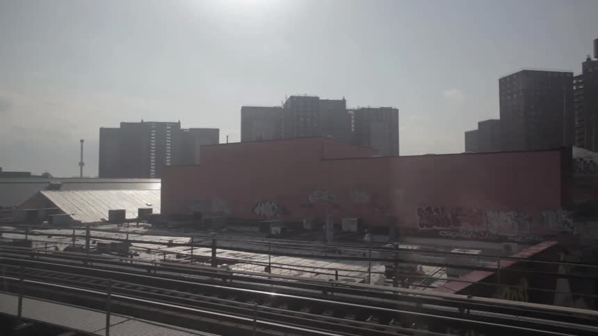 A train passing thru a city