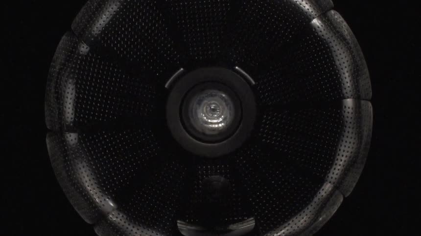 A light bulb flashes and then the screen goes black