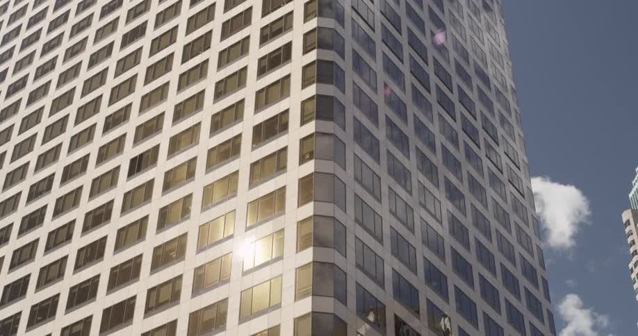 A skyscraper in the daytime